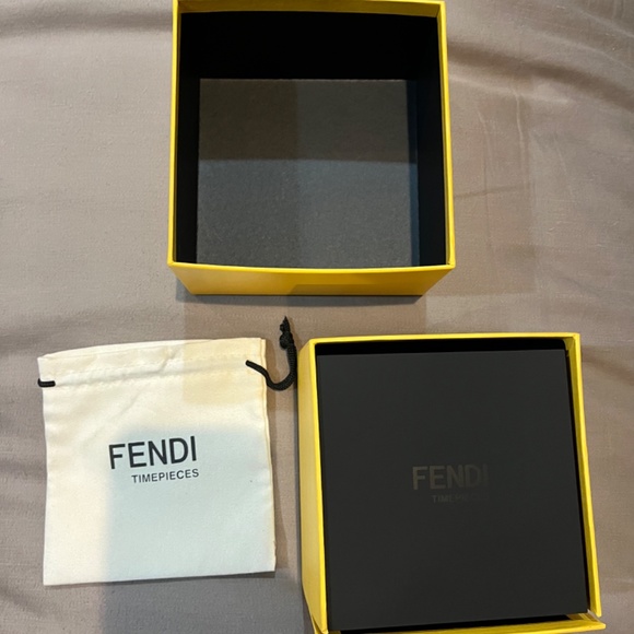 Red (NEW) Fendi watch main image 4
